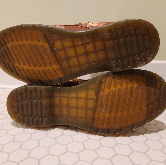 Dr Martins Victorian Floral Boots 11 - Picture 2 of 9
